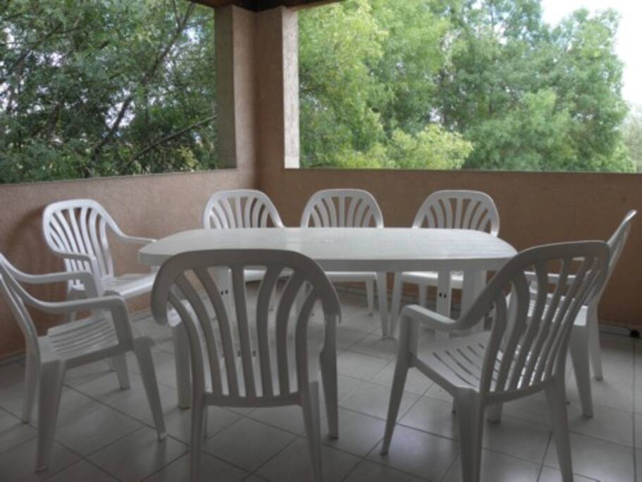 TERRASSE COUVERTE