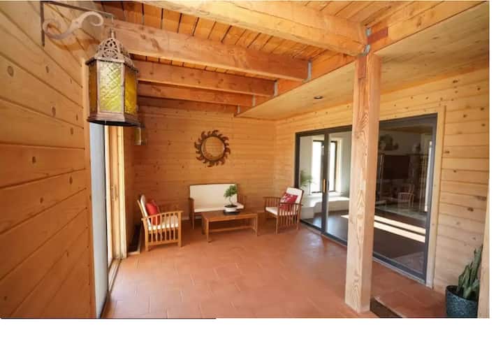 Hilltop Farmhouse In Stallion Springs! - Californie