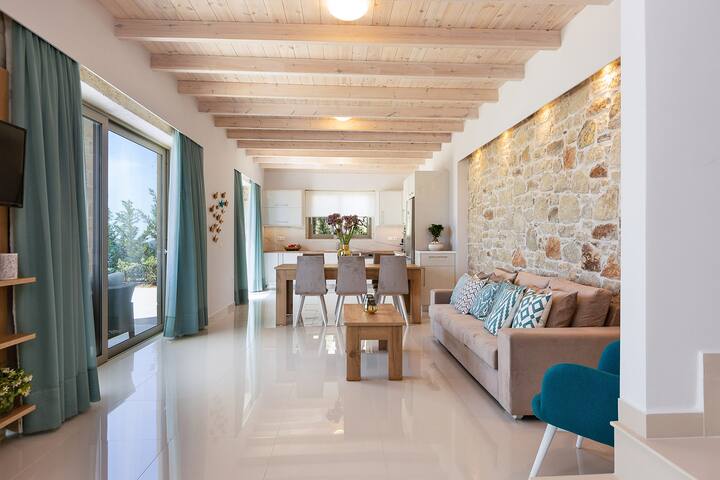 Villa Daphne, 3 BD, 3 BA, private pool, sea views gallery image 5