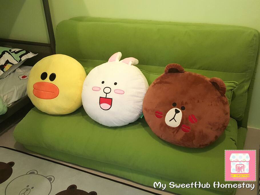 2nd bedroom with Brown and Cony, kids will love them