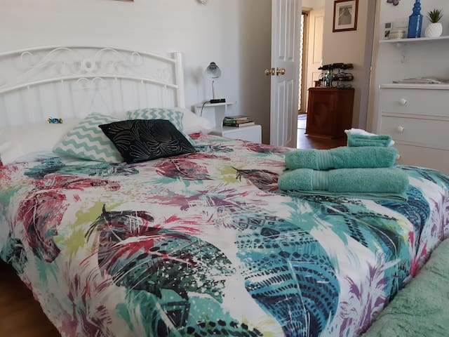 Lyn's Lake Bed & Breakfast, close to the beach.