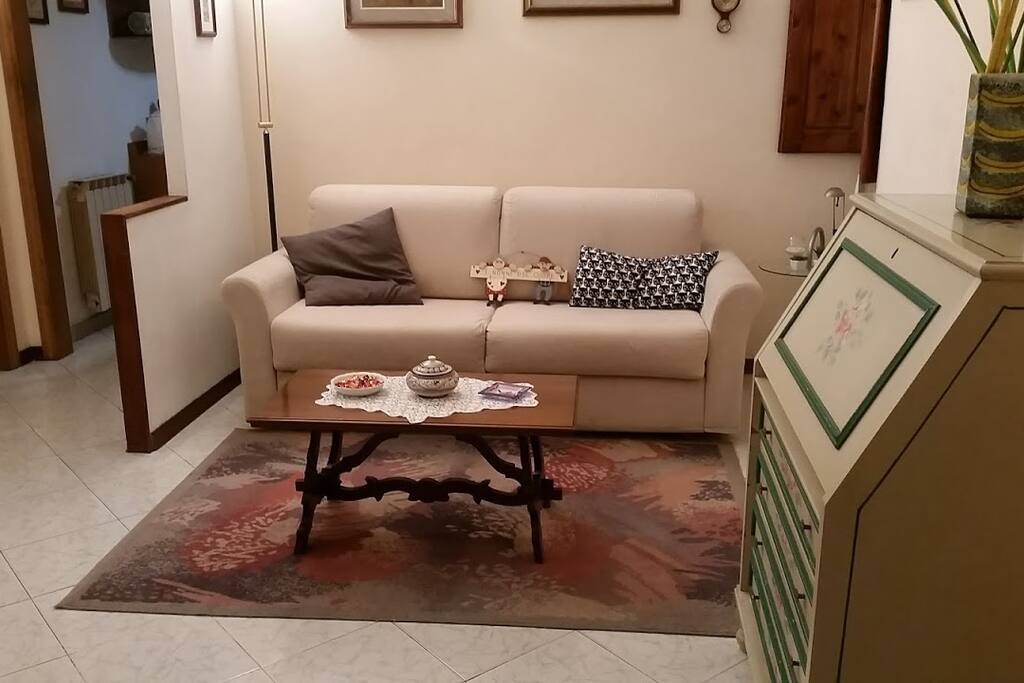 soggiorno con divano letto