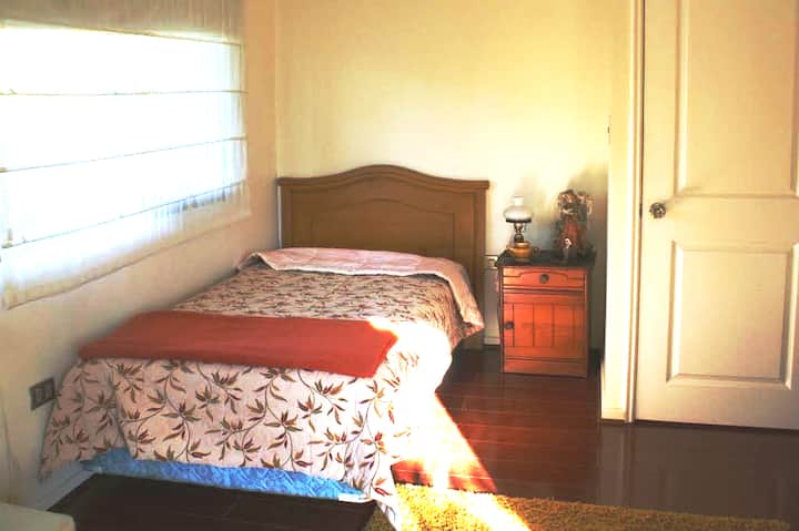 ห้องนอนชั้นแรก