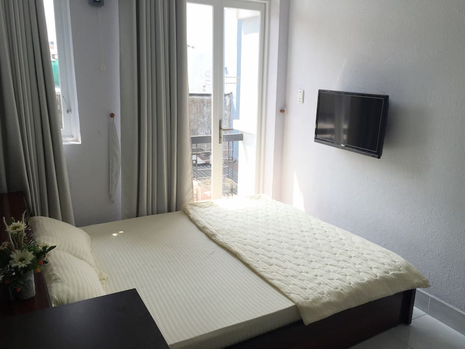 ROOM 3O1 - Small balcony and private bathroom (Normal Double room)