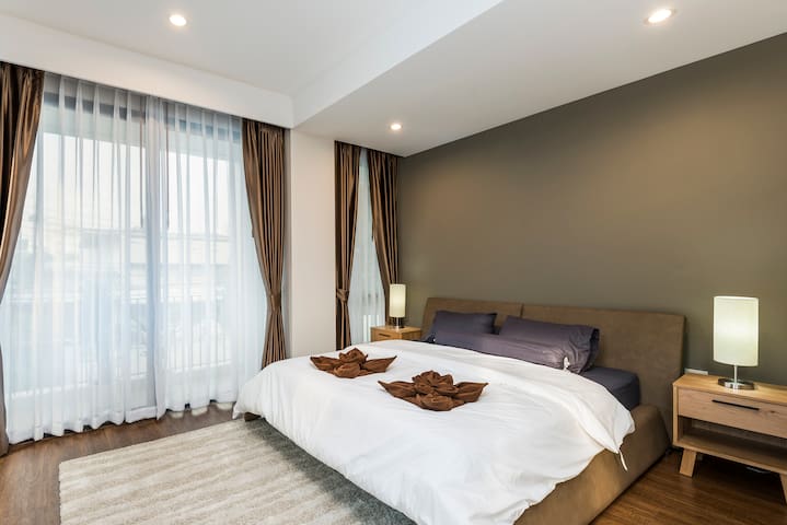 Entire Luxury House with Private Pool in Thonglor gallery image 4