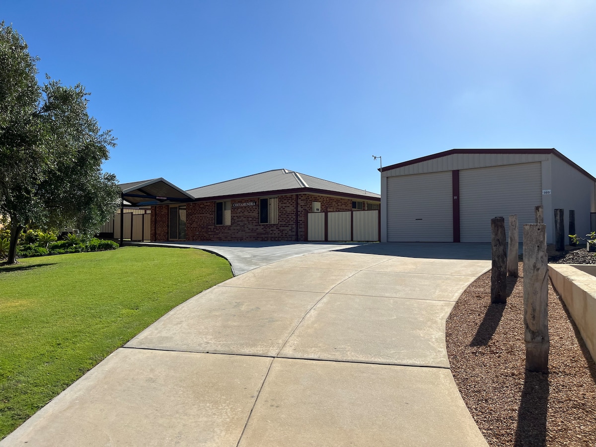 Cootamundra BnB Houses for Rent in Jurien Bay, Western Australia