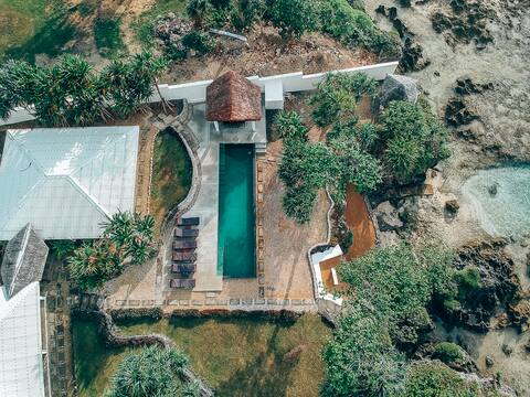 Bukurabeachhouse beachfront villa