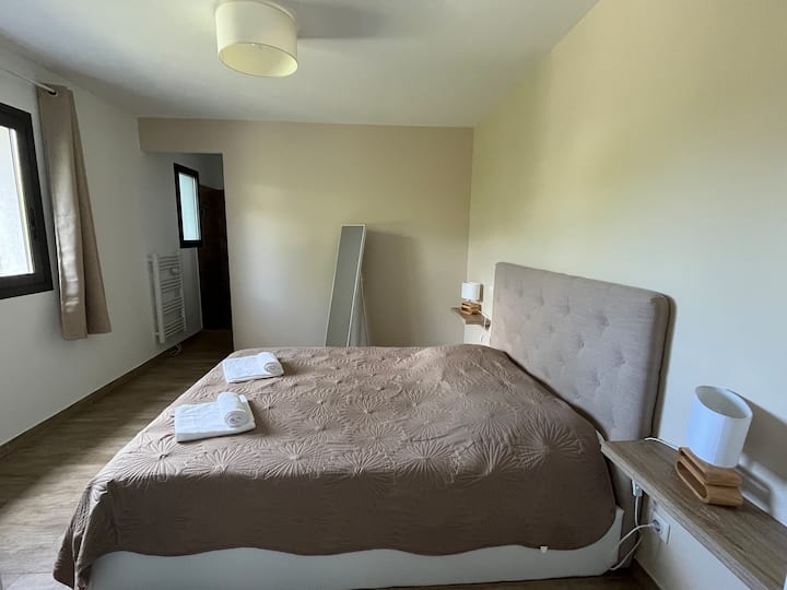 Glavni apartman s tušem i garderobom 