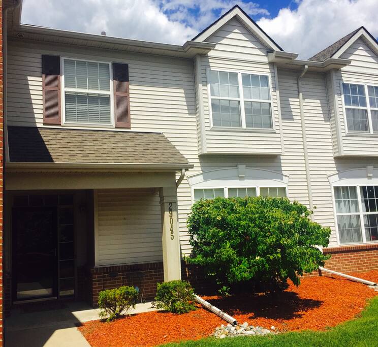 Luxury home away from home 2 bed 2 1/2 bath condo Townhouses for Rent