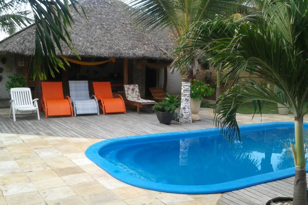 Piscina e apoio/churrasqueira