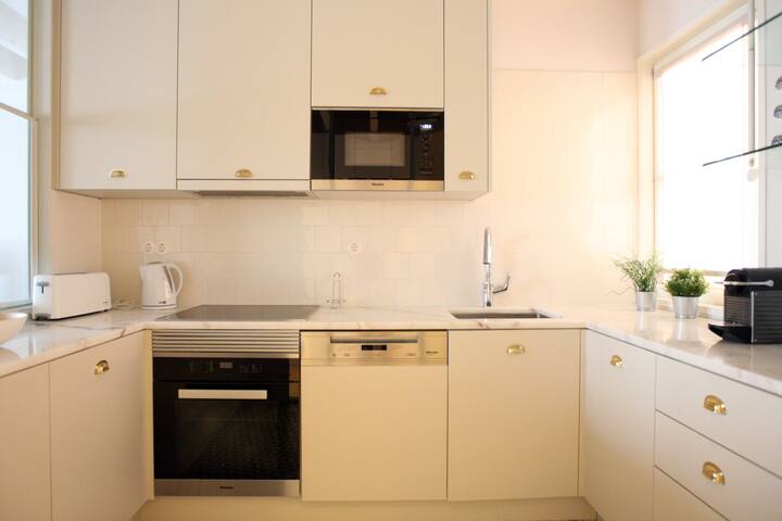 Cozy 3 Bedroom apartment @Porto Downtown gallery image 2