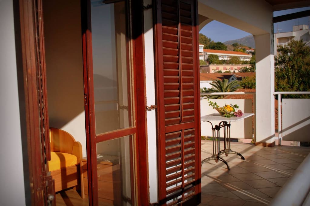 balcony