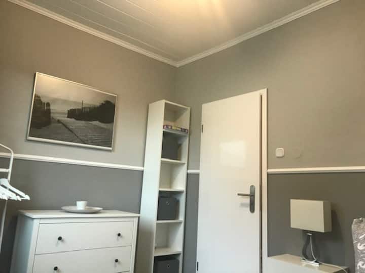 3rd bedroom:
single bed, 90x200 for one person