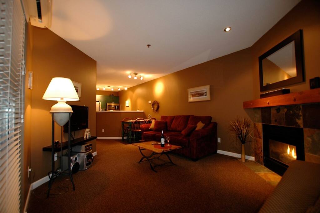 Living space with gas fireplace