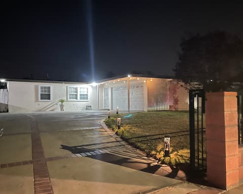 Entire Newly Renovated House in North Pomona