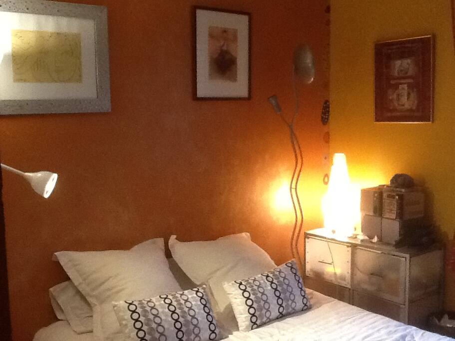 Chambre lit double 140cm chauffage/clim réversible