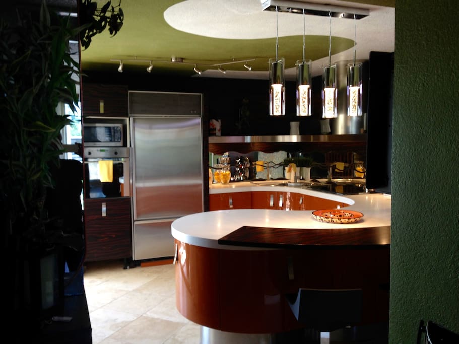 ITALIAN DESIGNER KITCHEN