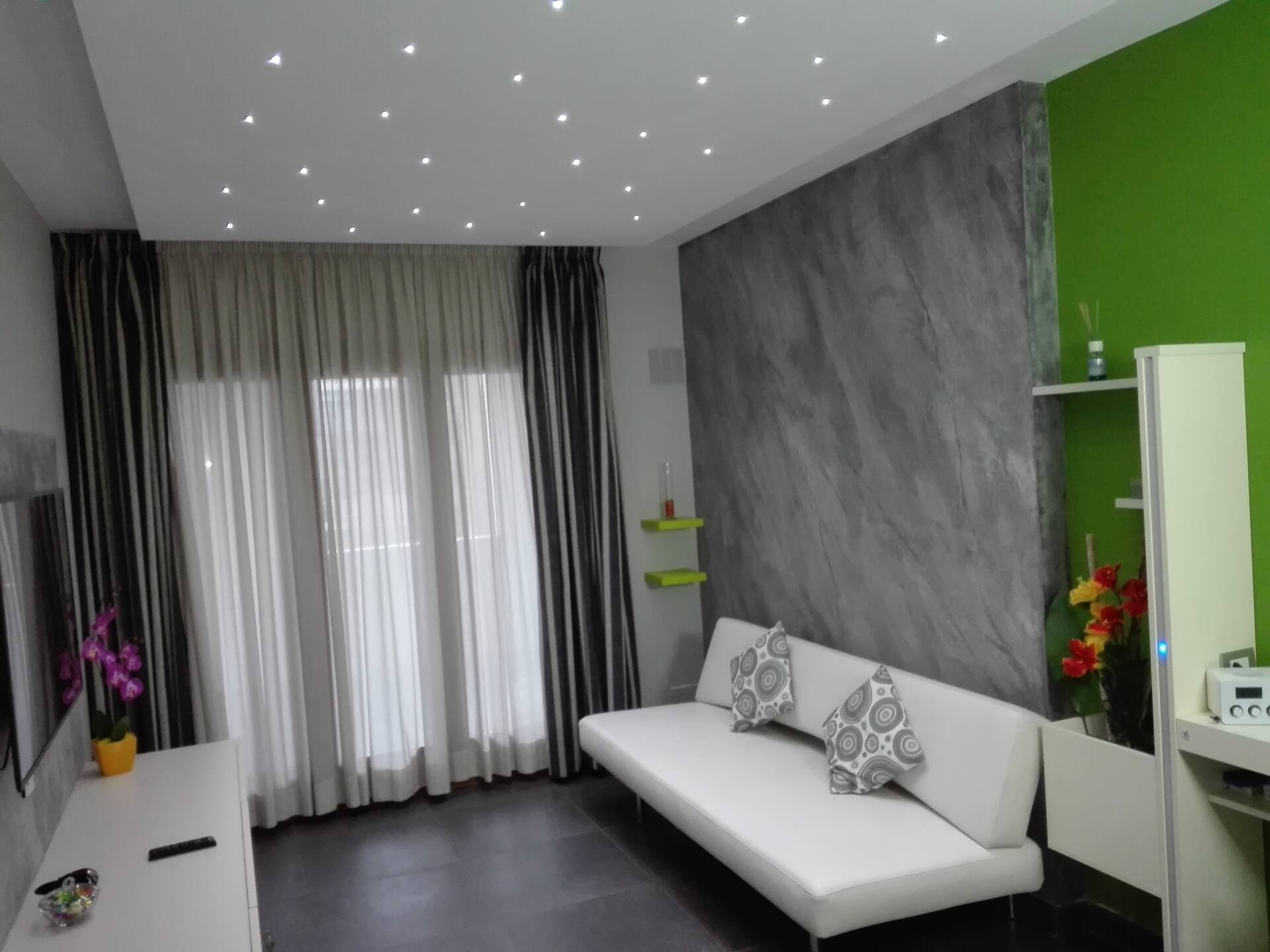 Manu's Guest Suite CIR 078045-AAT-00014