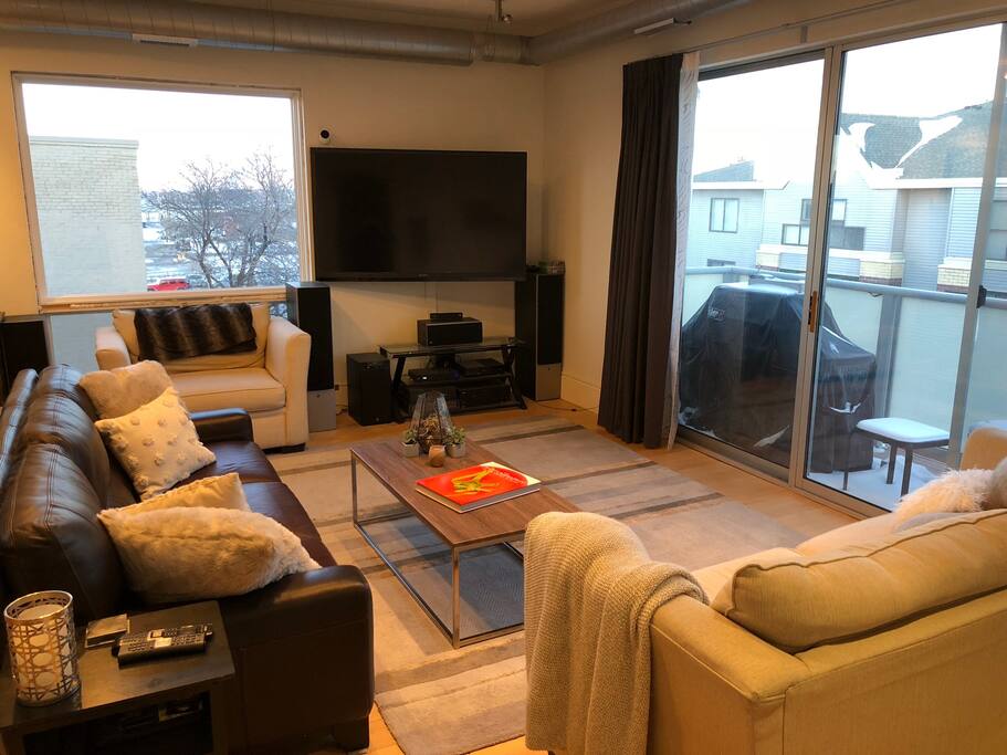 Living Room- Seating for 8