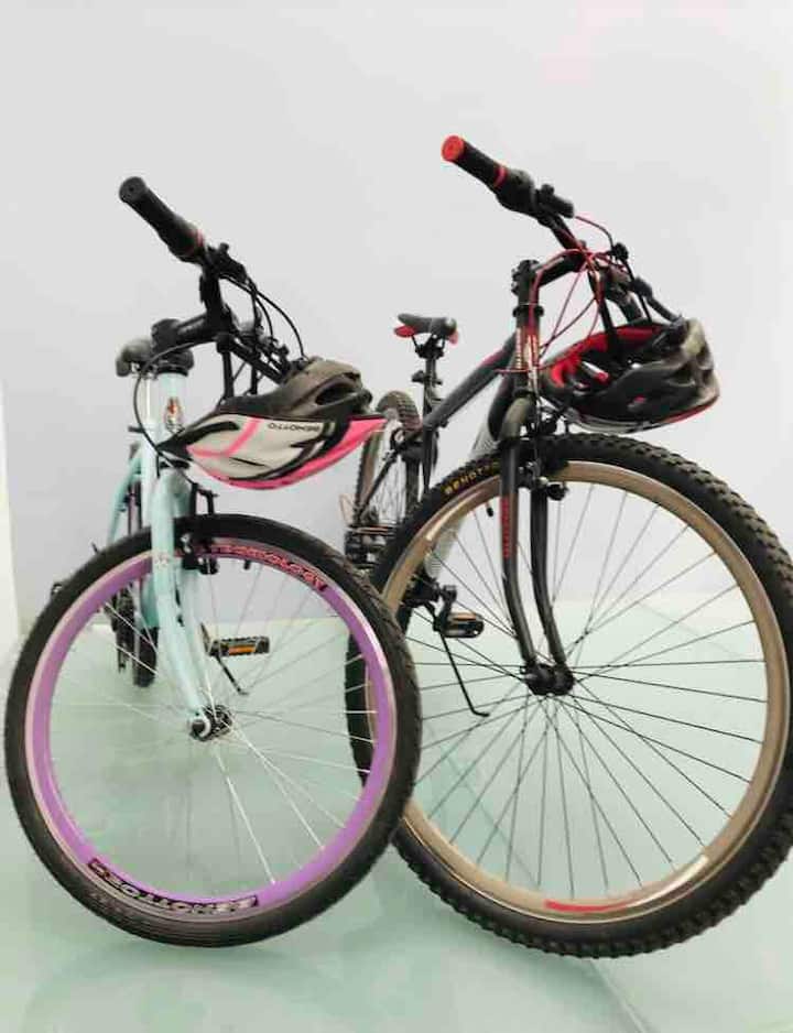 Наемете велосипед с нас и се насладете на карането из квартал Нормандия 