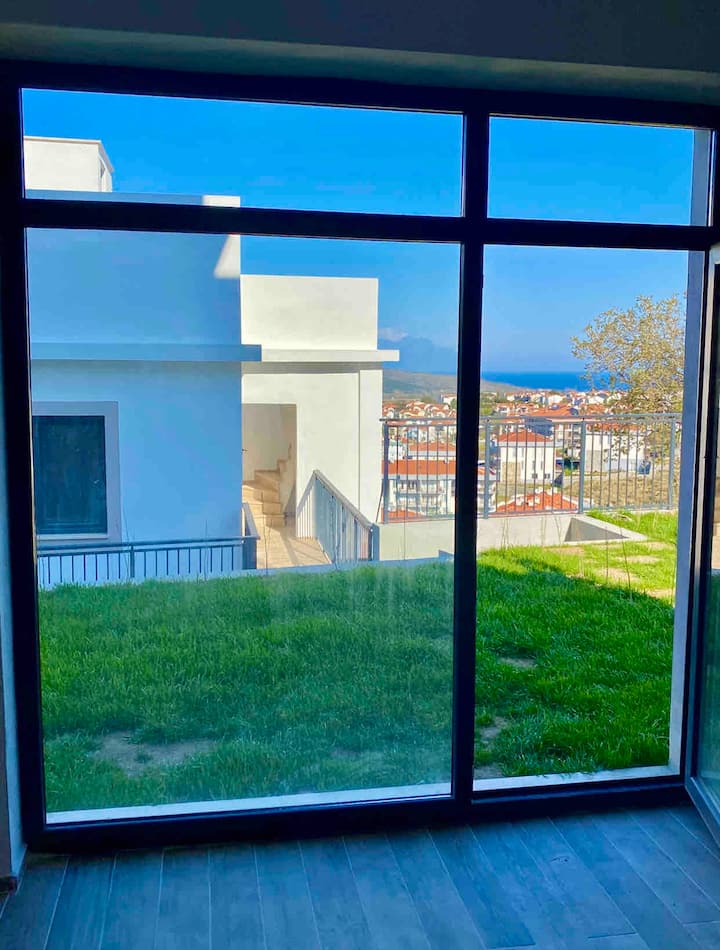 Green Roof Villa - Deniz Manzaralı & Geniş Bahçeli - Gökçeada