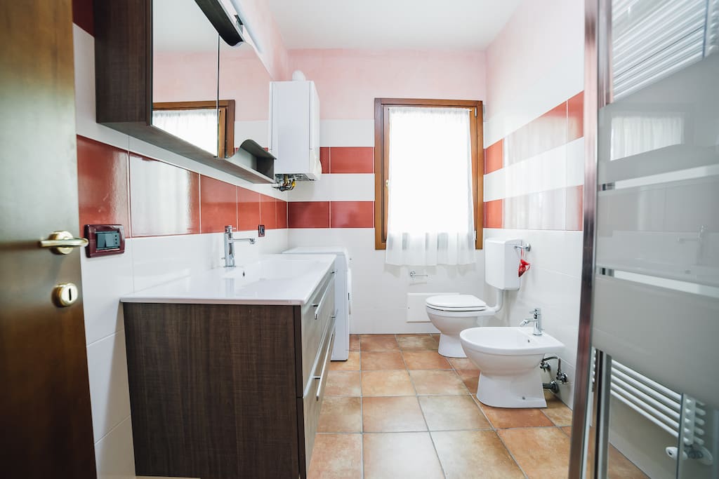 Bagno con doccia