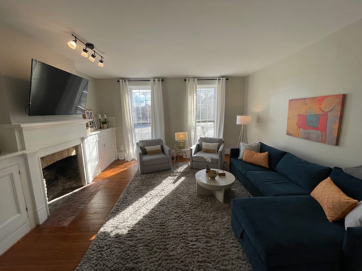 Charming Renovated Historic Home In Ideal Location - Hamilton