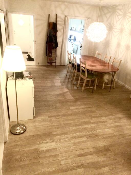 The spacious livingroom