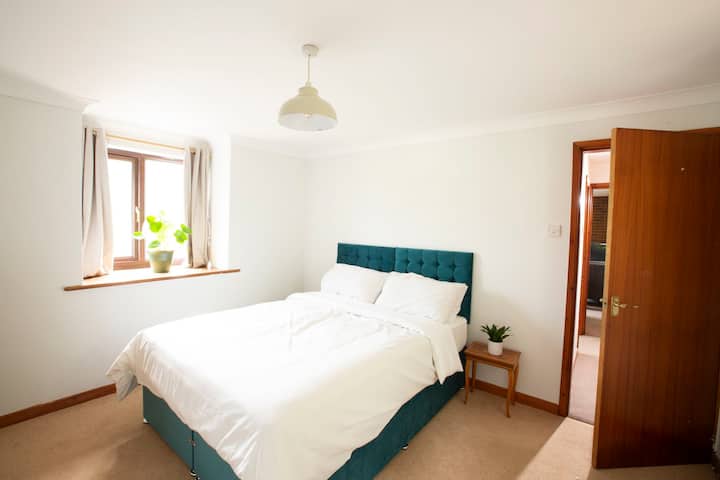 楼下的房间可以是双人单人床或加大双人床 