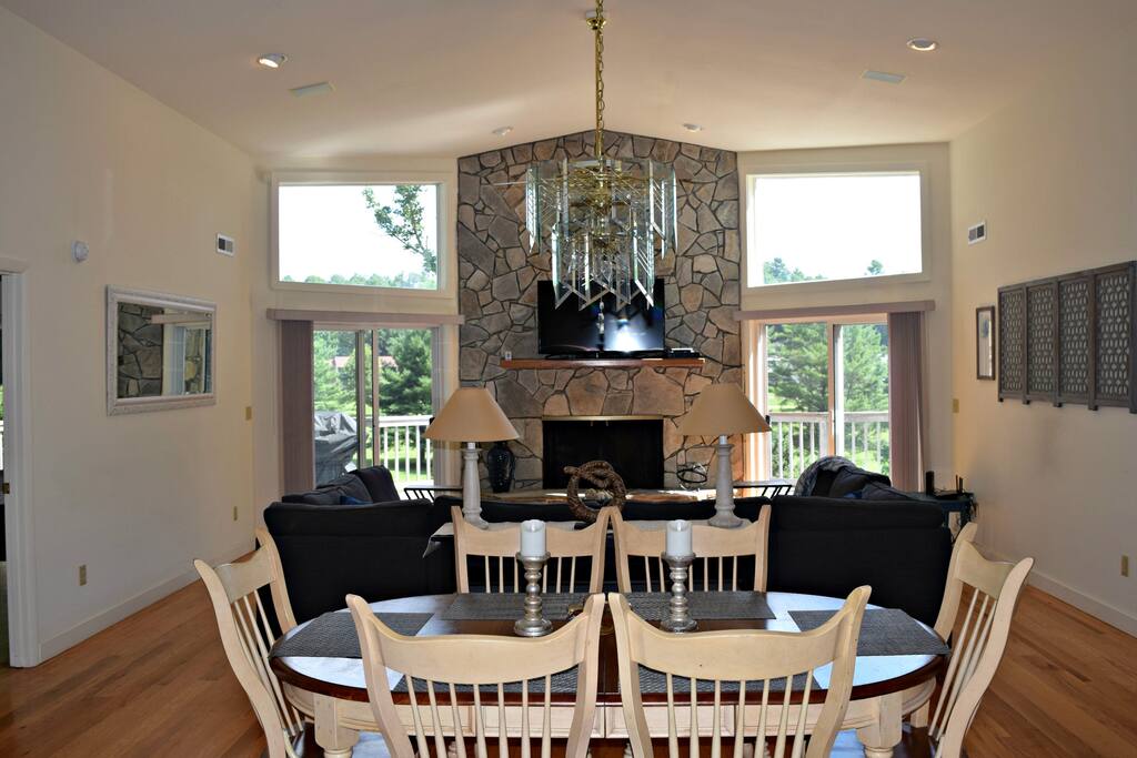 Open Floor Plan!