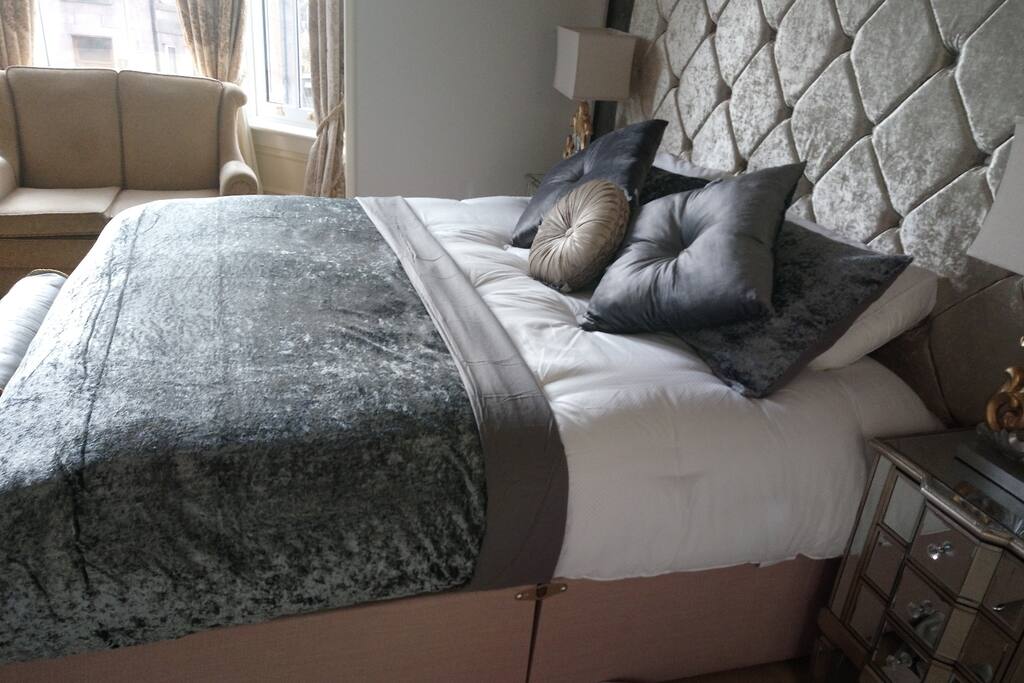 Regency Suite Super King Bed