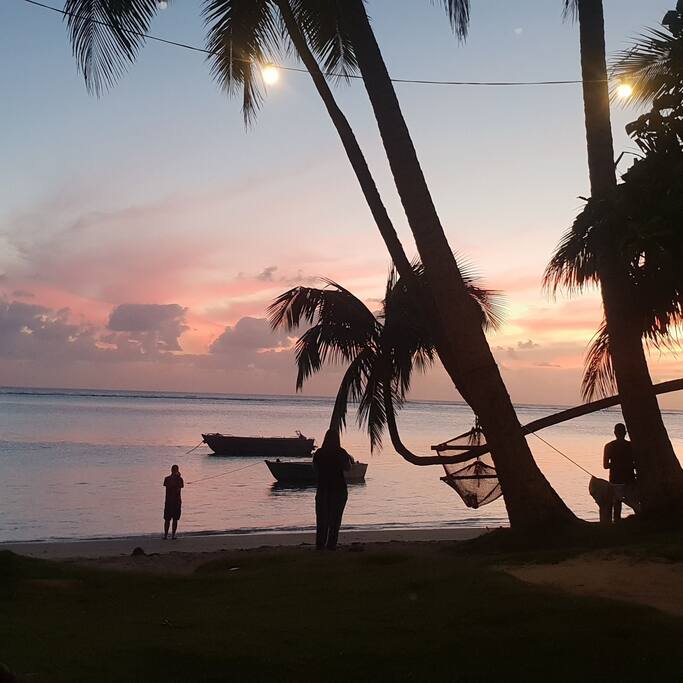 Beautiful fiji night down at a local bar 10 minutes drive.