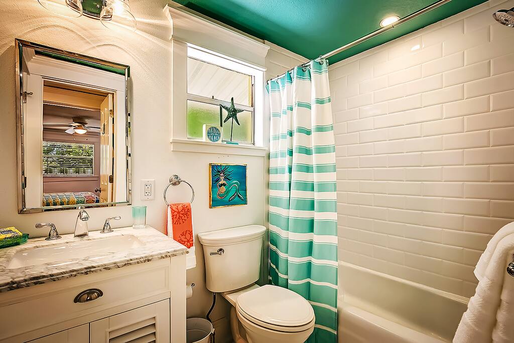 Sun Cottage Bathroom