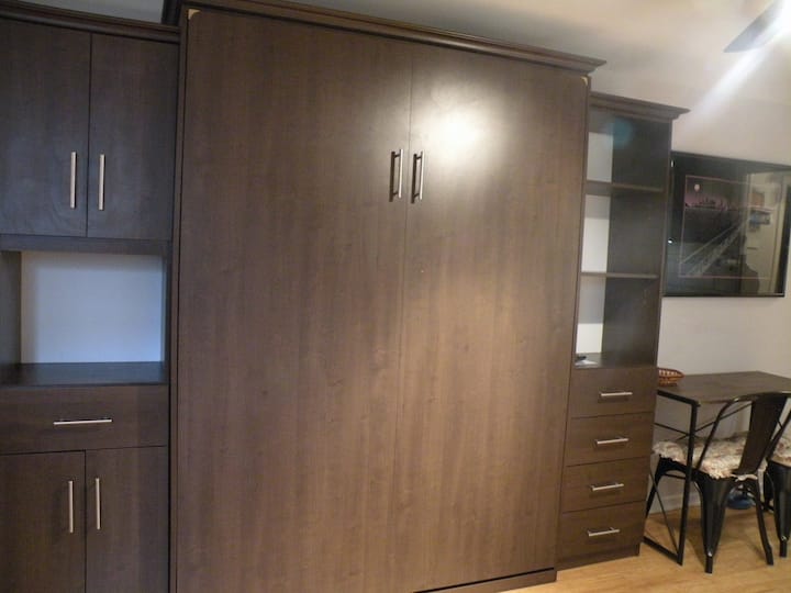 Murphy bed unit
