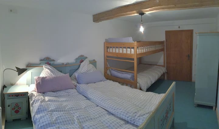 Dormitorio n .º 4 o habitación infantil