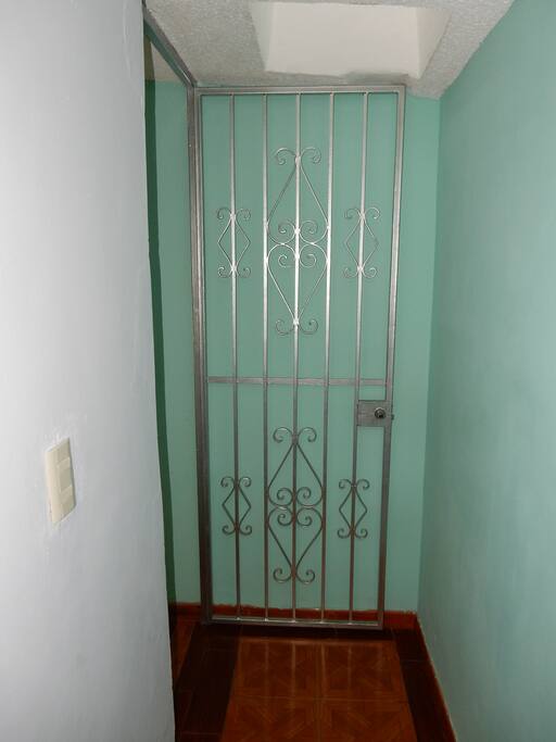 Cancel al subir las escaleras.