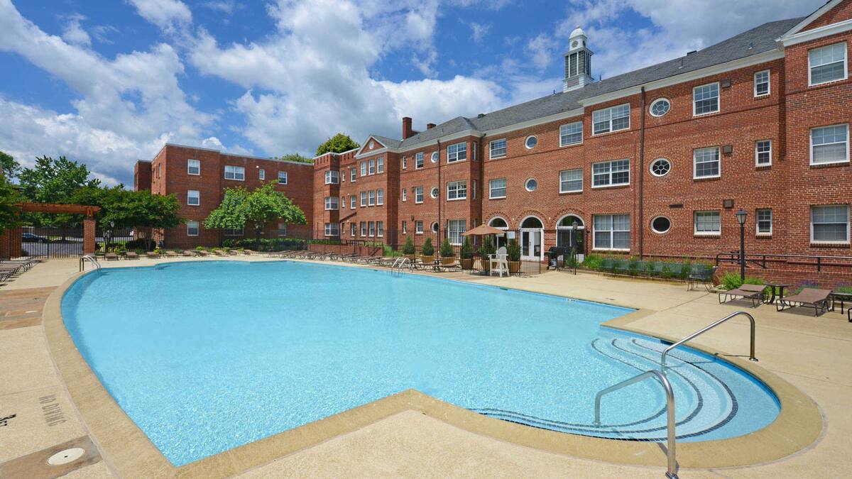 Exterior of Sheffield Court, an Airbnb-friendly apartment in Arlington, VA