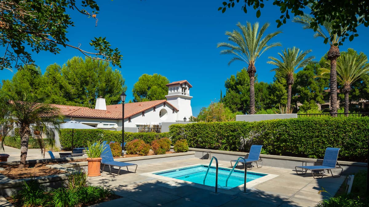 RGVtYW5kUGljdHVyZToxOTUxNTk2MzQ1