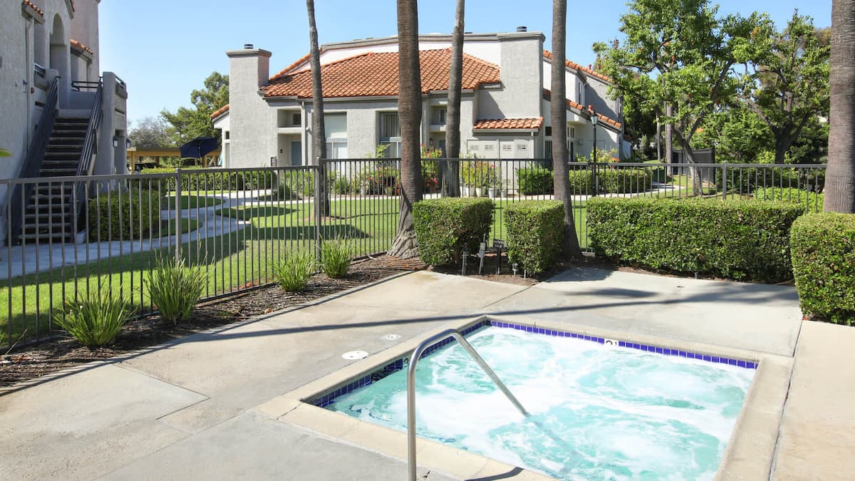 , an Airbnb-friendly apartment in Mission Viejo, CA