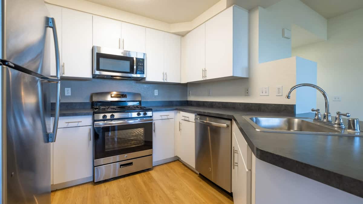 , an Airbnb-friendly apartment in Ontario, CA