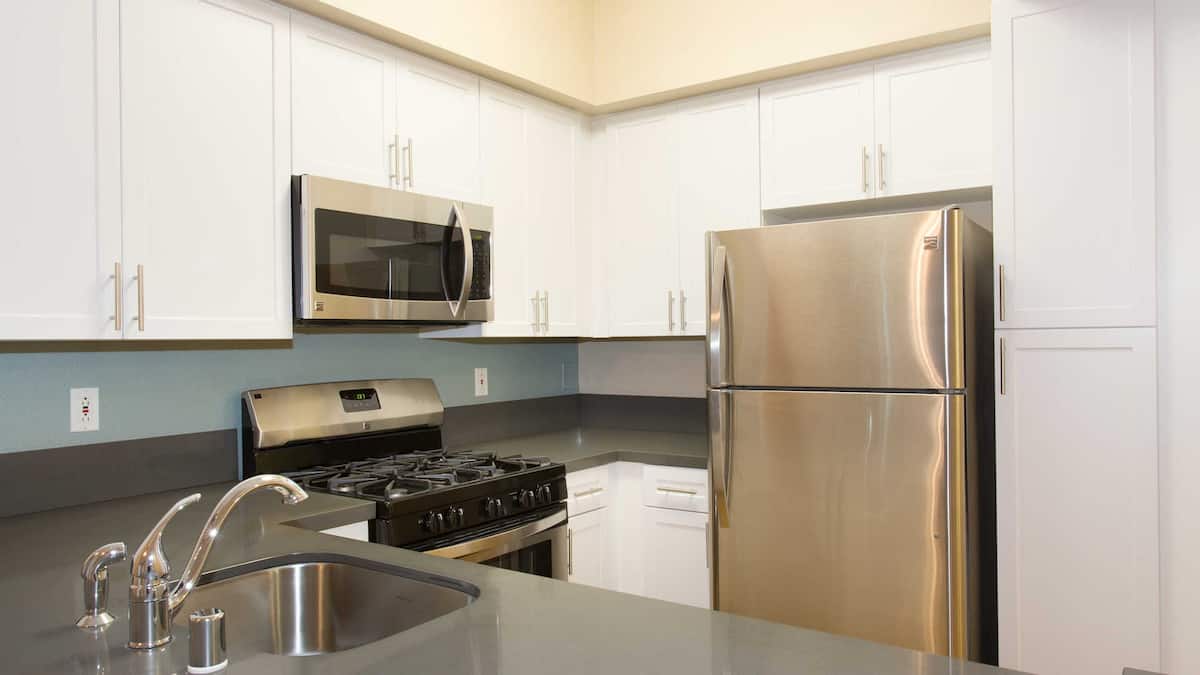 , an Airbnb-friendly apartment in Long Beach, CA