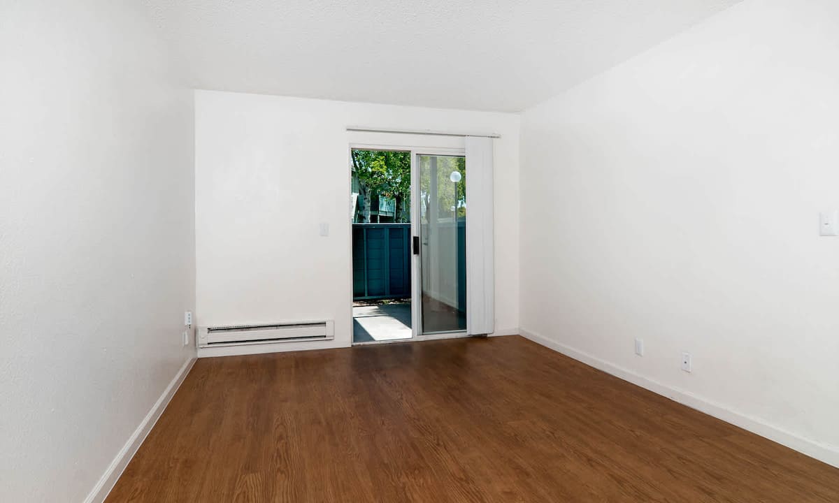 RGVtYW5kUGljdHVyZToxOTUxNTk1ODU5