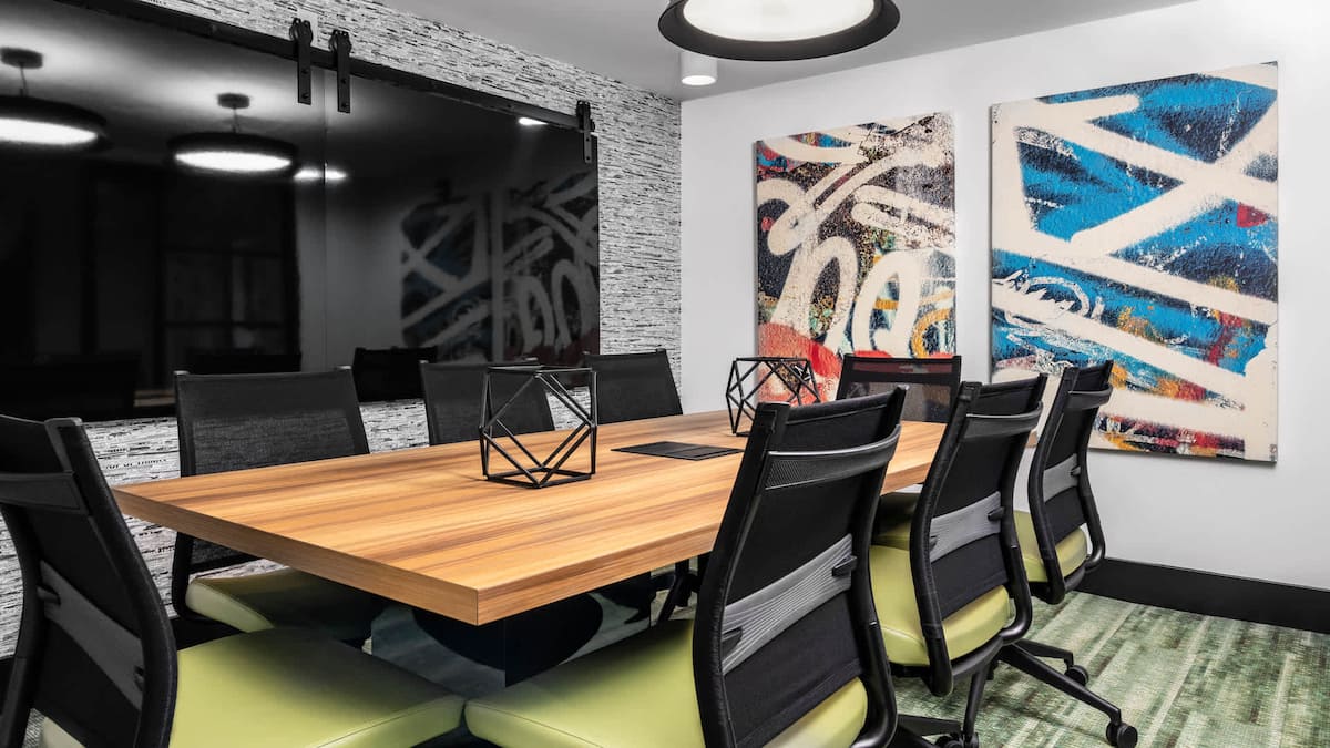 RGVtYW5kUGljdHVyZToxOTUxNjAwNjE1