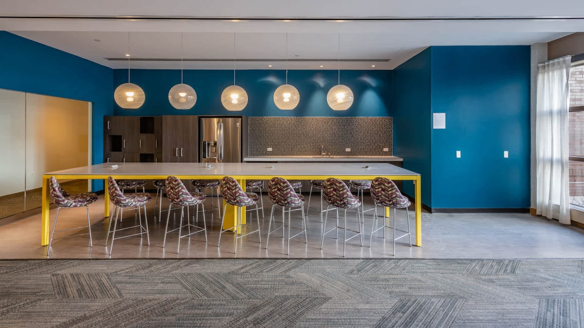 RGVtYW5kUGljdHVyZToxOTQzMTg0MzY2