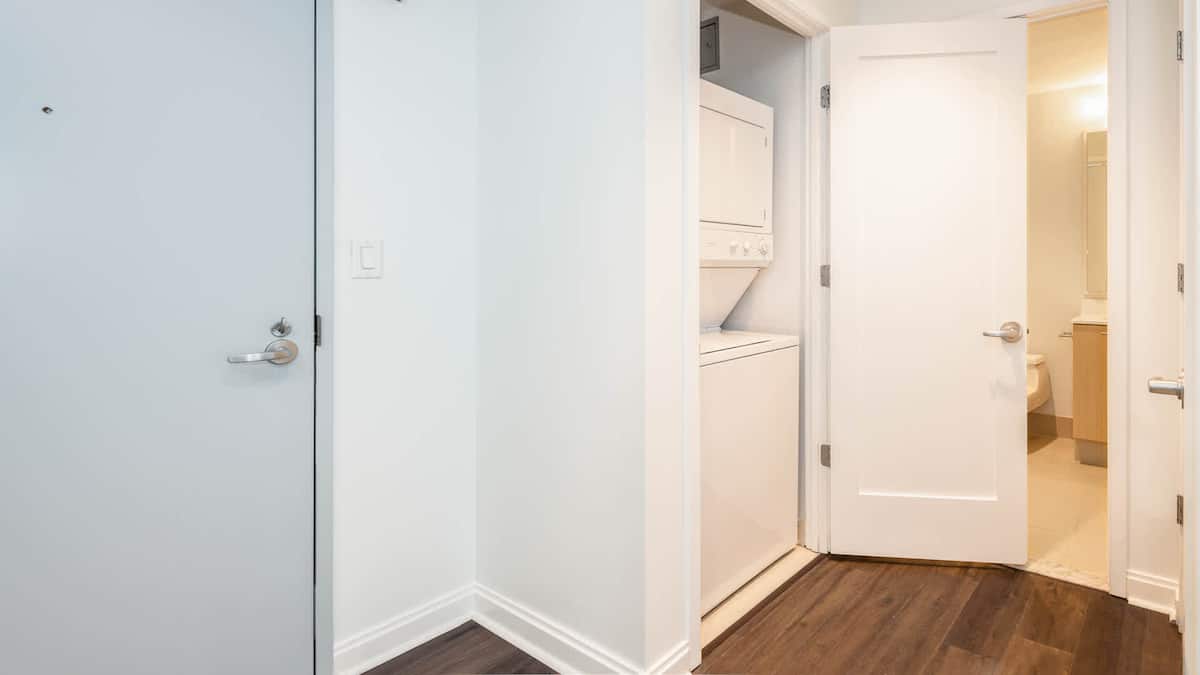 , an Airbnb-friendly apartment in Cambridge, MA