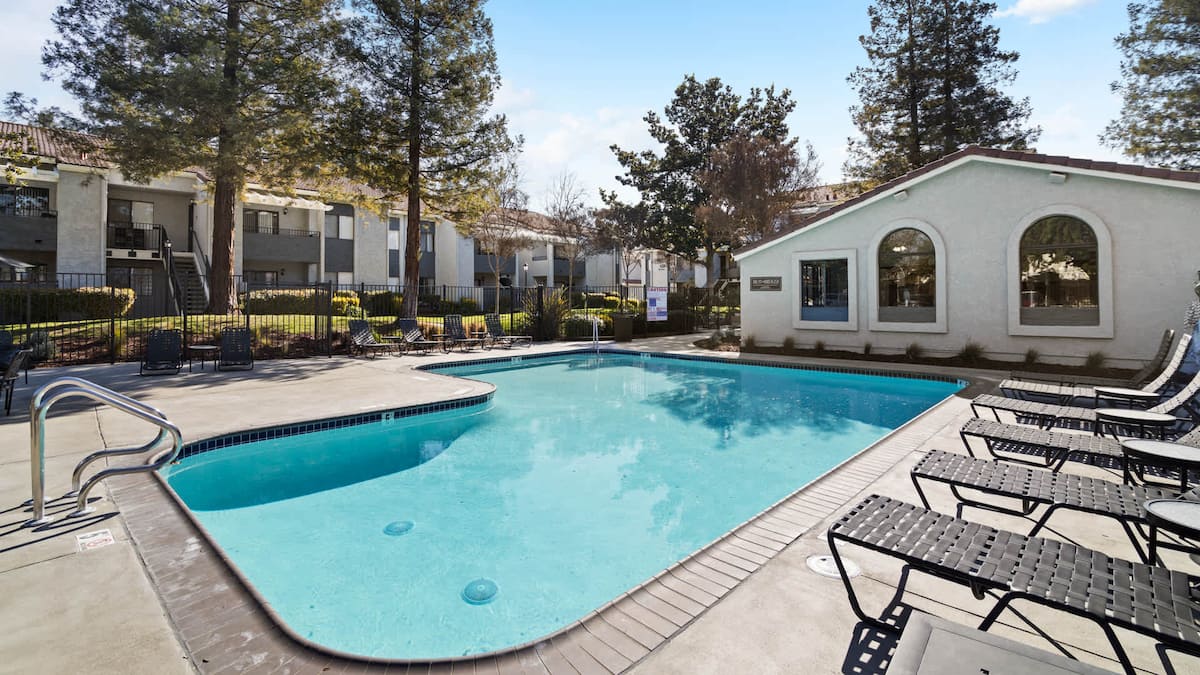 RGVtYW5kUGljdHVyZToxOTUxOTgxNjI5