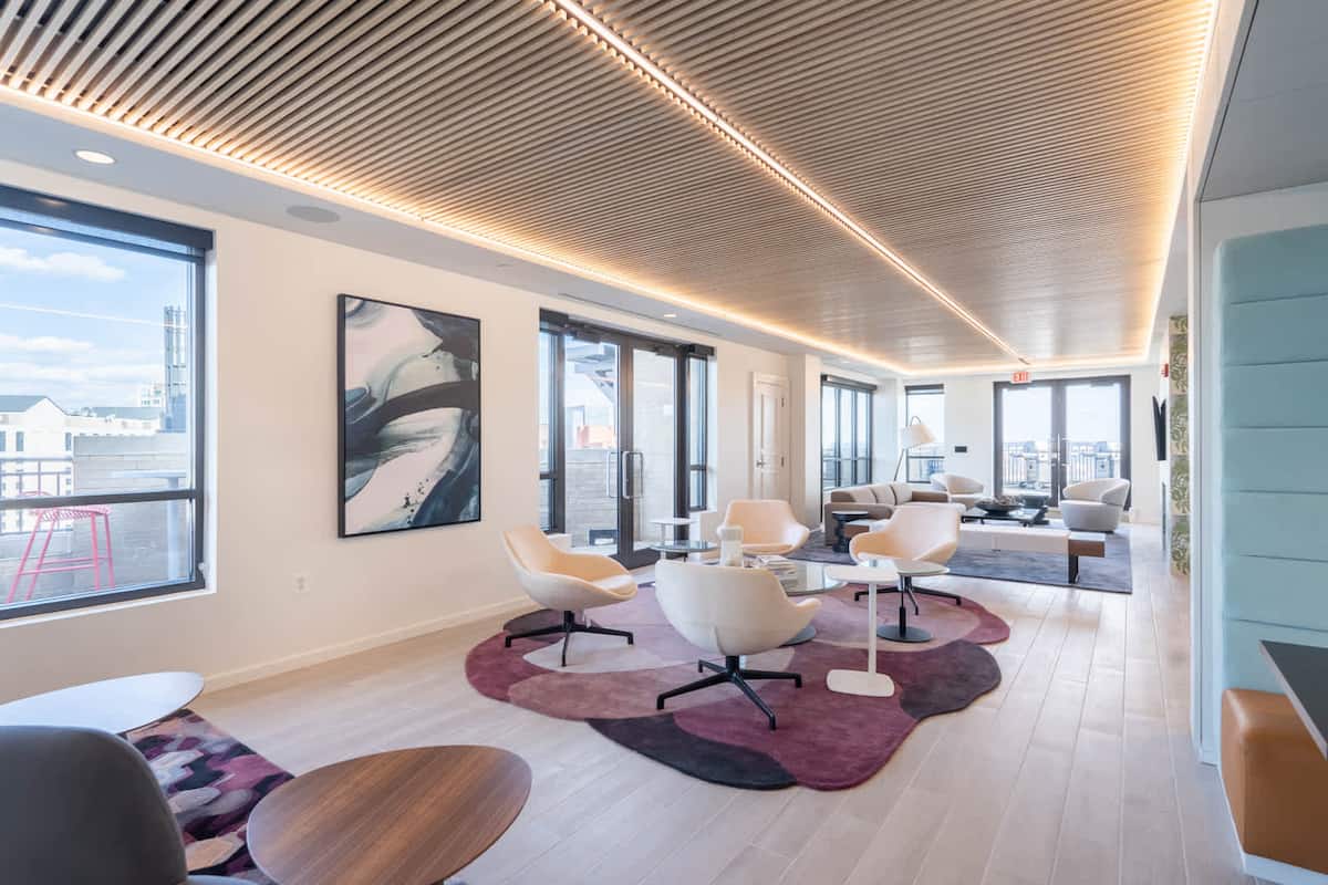 RGVtYW5kUGljdHVyZToxOTUxNTk3MDky