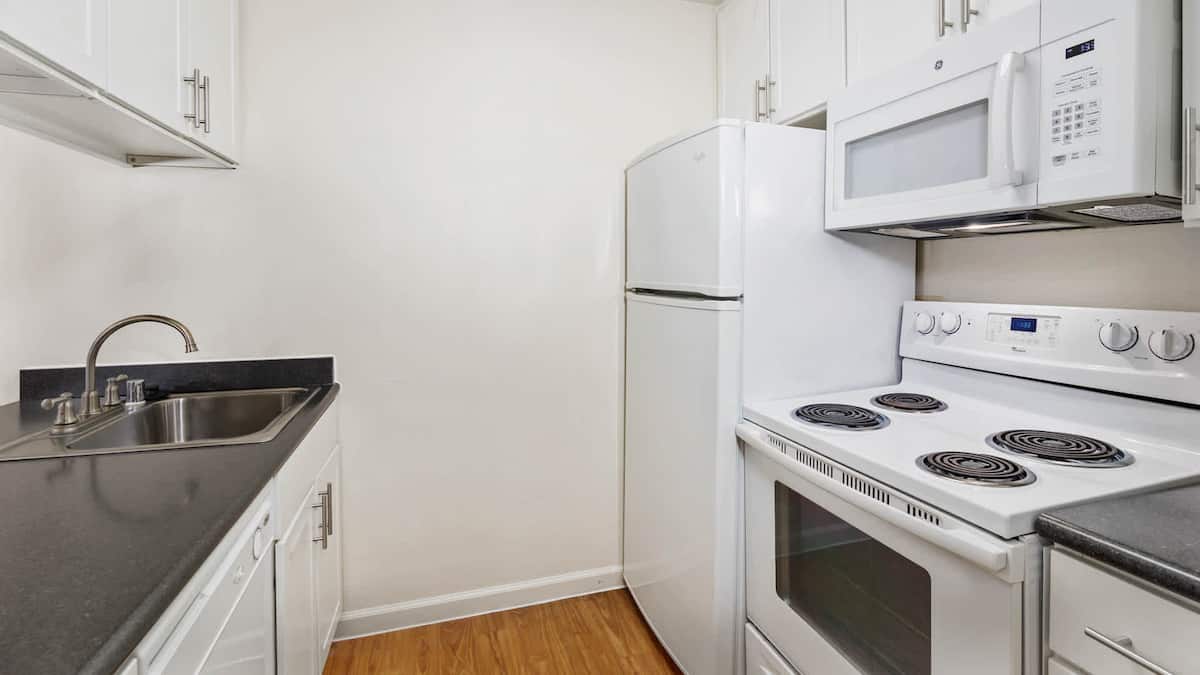 , an Airbnb-friendly apartment in Burlingame, CA