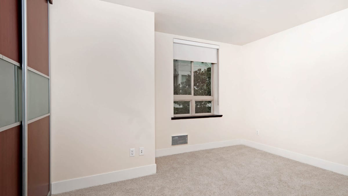 , an Airbnb-friendly apartment in Daly City, CA