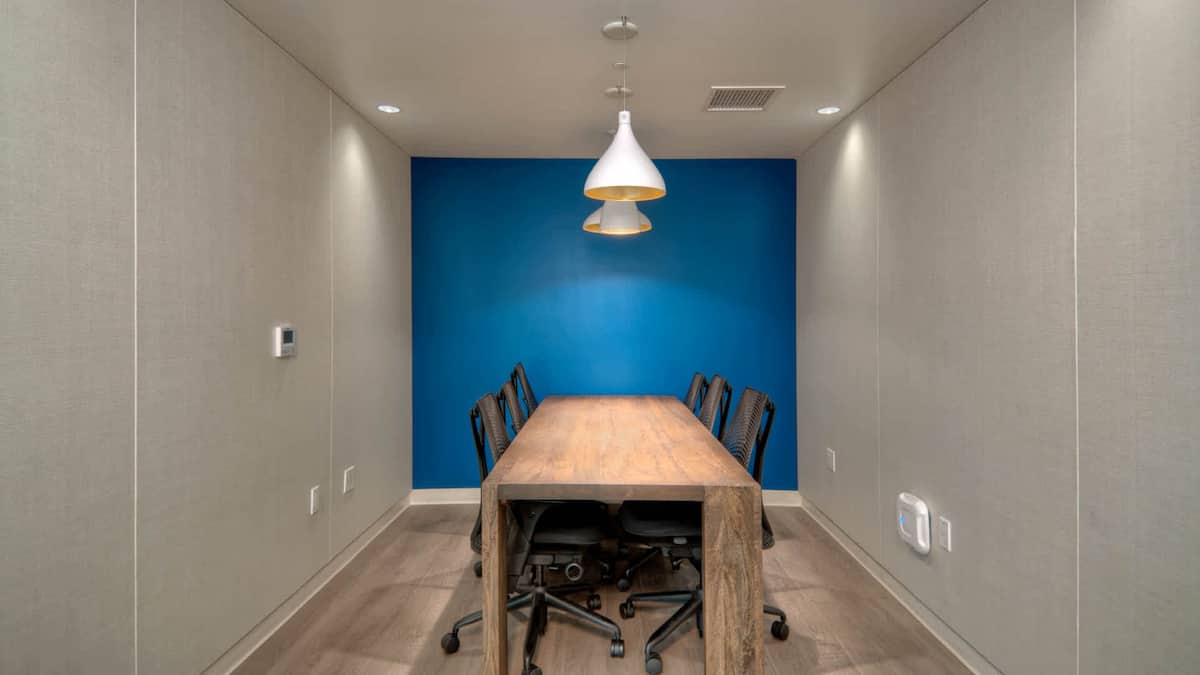 RGVtYW5kUGljdHVyZToxOTQzMTgxNzAy